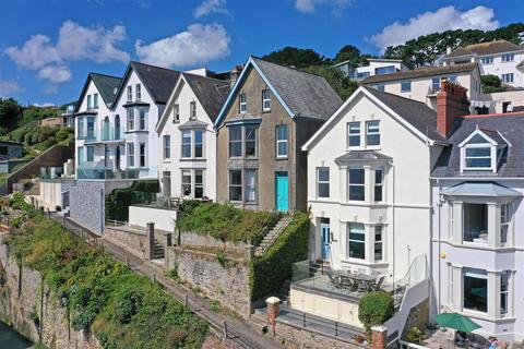 64 Esplanade, Fowey, PL23 1JA