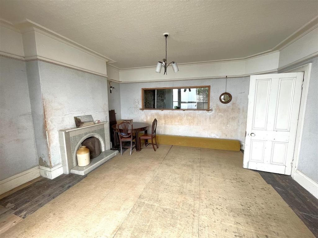 Sitting Room.JPG