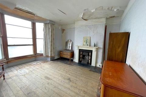 64 Esplanade, Fowey, PL23 1JA