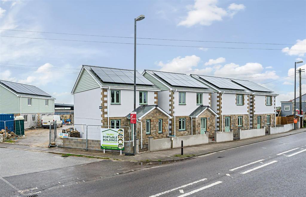 Longdowns, Penryn 3 bed detached house for sale £329,950