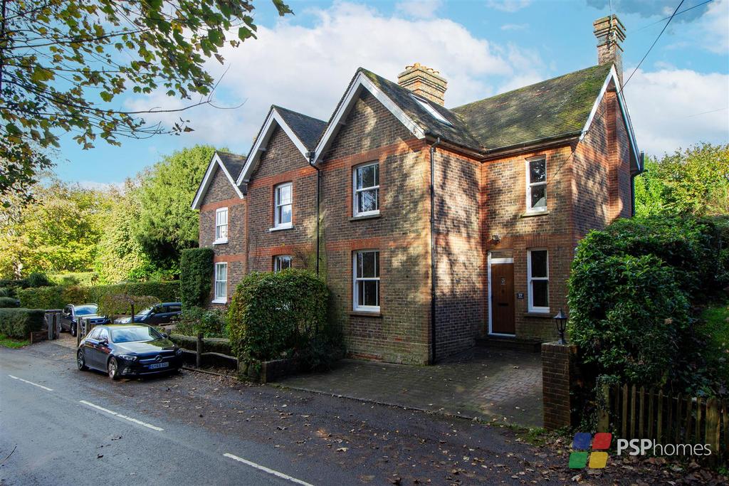 Sugar Lane, Horsted Keynes 3 bed semidetached house for sale £575,000