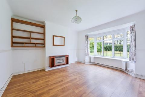 11, Malvern Court Ashley Road, Epsom, KT18 5BA