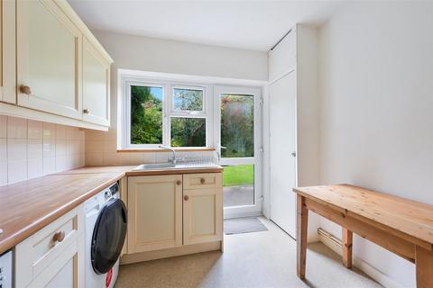 11, Malvern Court Ashley Road, Epsom, KT18 5BA