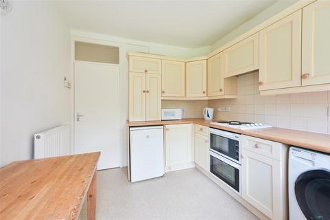 11, Malvern Court Ashley Road, Epsom, KT18 5BA