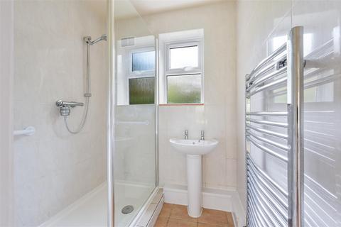 11, Malvern Court Ashley Road, Epsom, KT18 5BA
