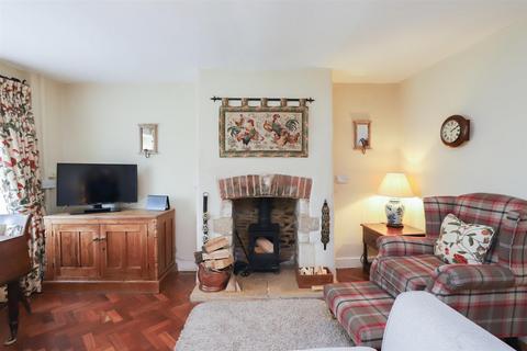 6 George Yard, Burford, OX18 4QN