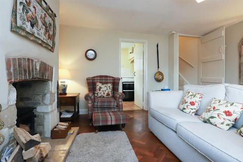6 George Yard, Burford, OX18 4QN