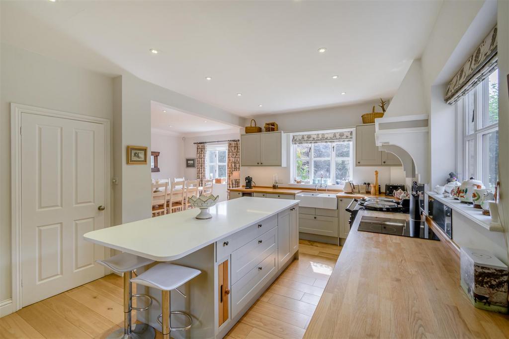 Oakey Close, Alvescot 4 bed detached house for sale £899,999