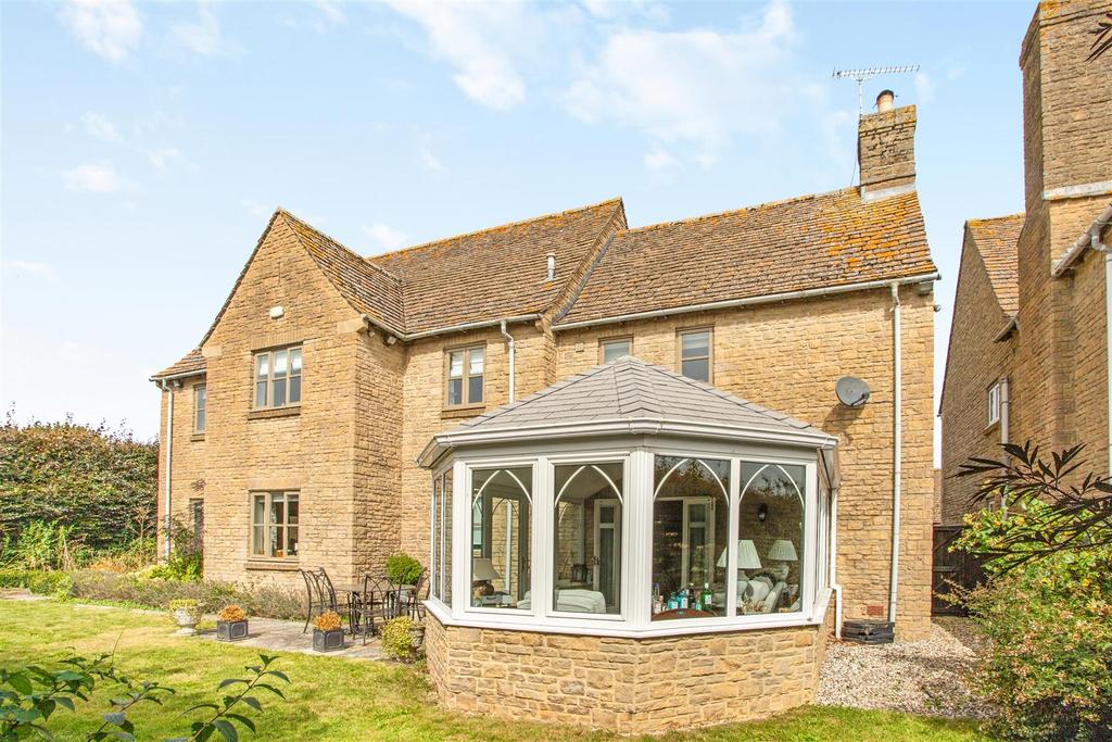 Oakey Close, Alvescot 4 bed detached house for sale £899,999