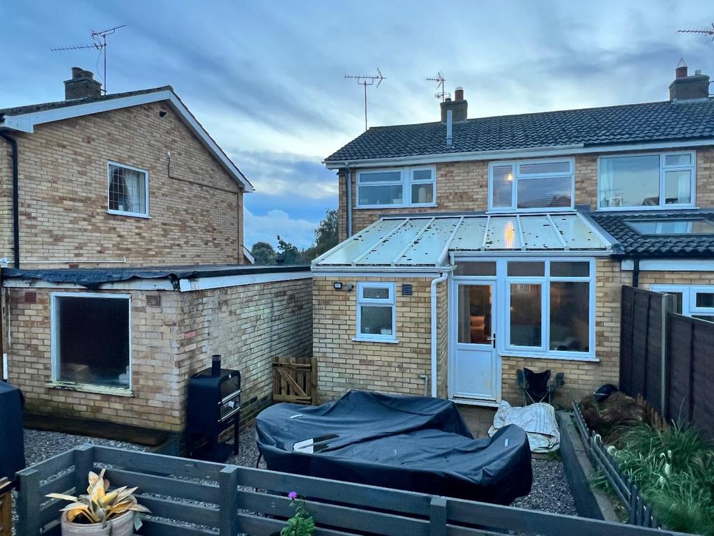 Wilton Close, Desborough, Kettering 3 bed semidetached house for sale £269,950