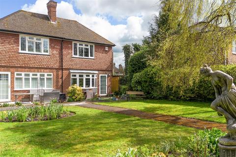 3 bedroom semi-detached house for sale, Winkworth Place, Banstead
