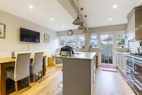 3 bedroom semi-detached house for sale, Winkworth Place, Banstead