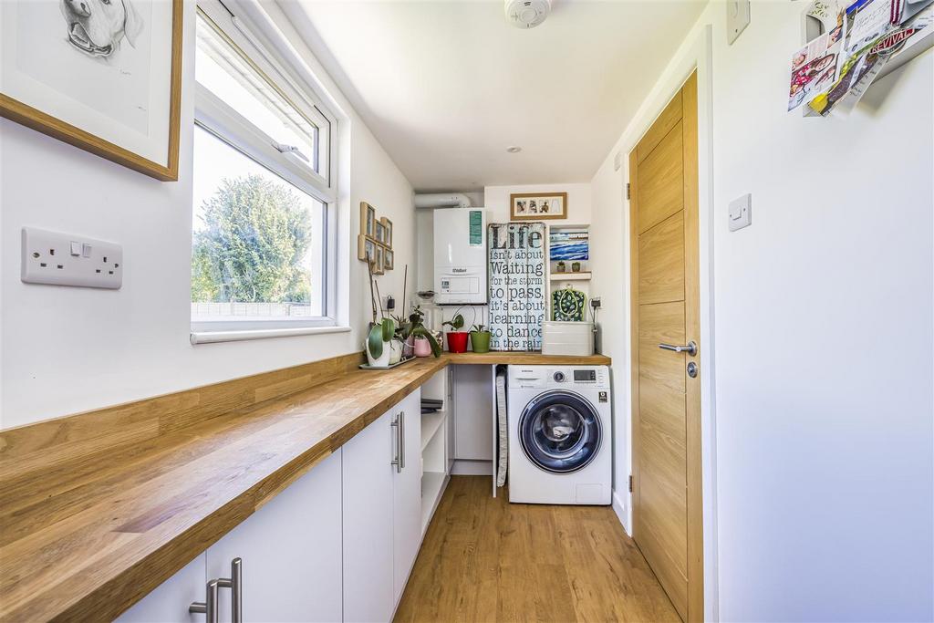 39 Fernhurst Close, Hayling Island-Portico Marketin