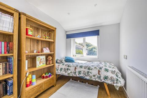 39 Fernhurst Close, Hayling Island, PO11 0DT