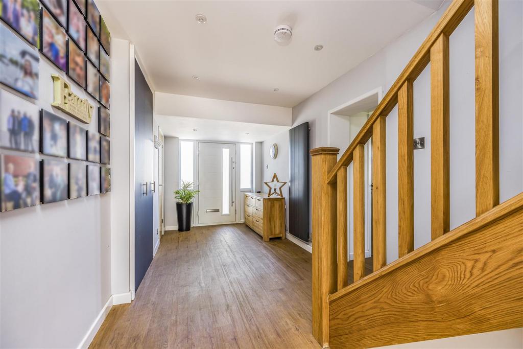 39 Fernhurst Close, Hayling Island-Portico Marketin