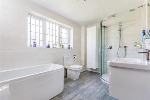 8 Spinnaker View, Havant, PO9 3JD