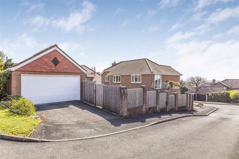 8 Spinnaker View, Havant, PO9 3JD