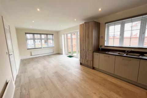 4 bedroom house to rent - Griffon Lane, Woodford
