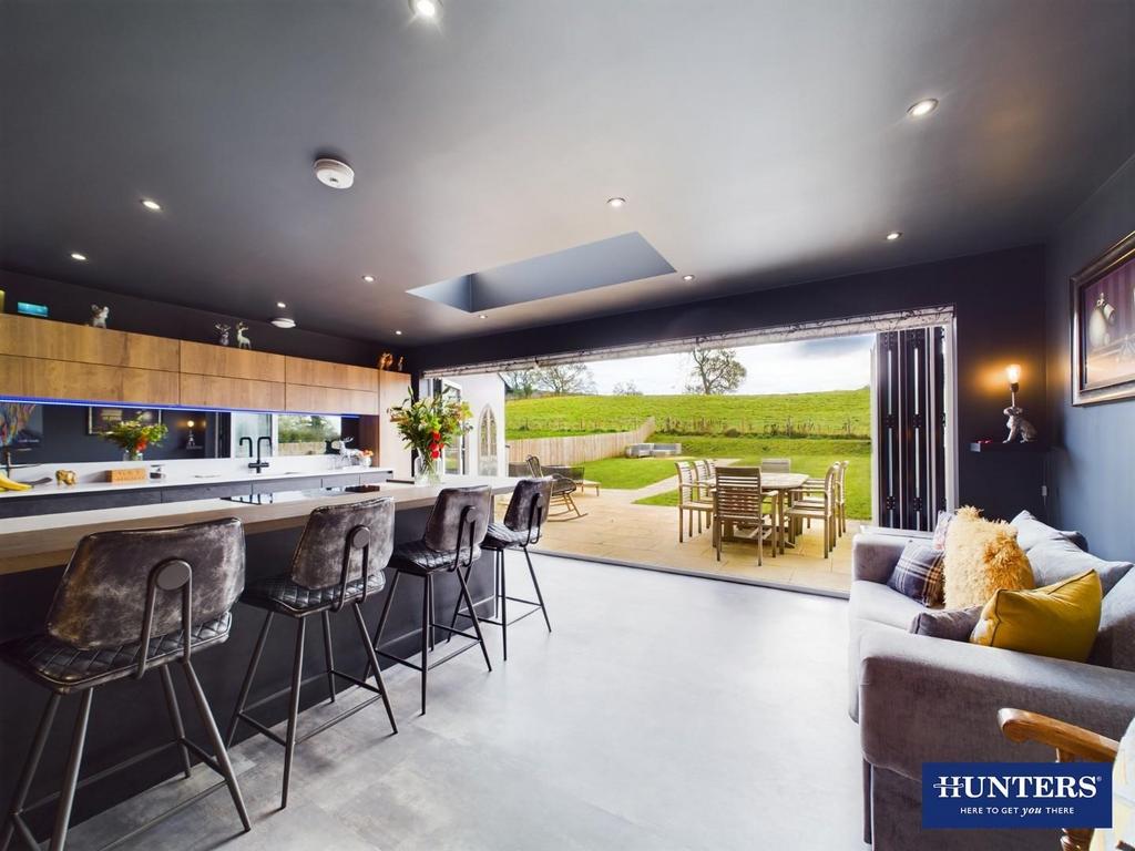 Kitchen Family Room