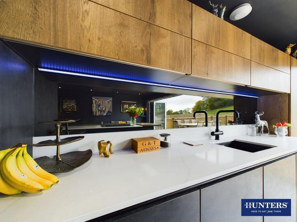 Kitchen Family Room
