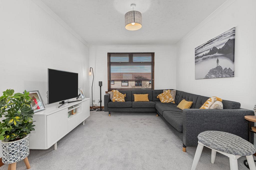 Campbell Drive, Larbert, FK5 2 bed flat for sale £123,500