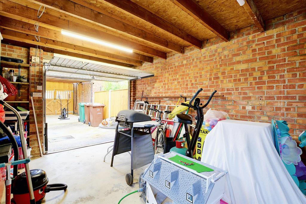 Garage 2.jpeg