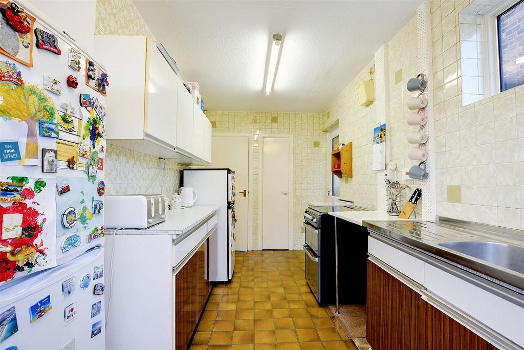 Kitchen 3.jpeg