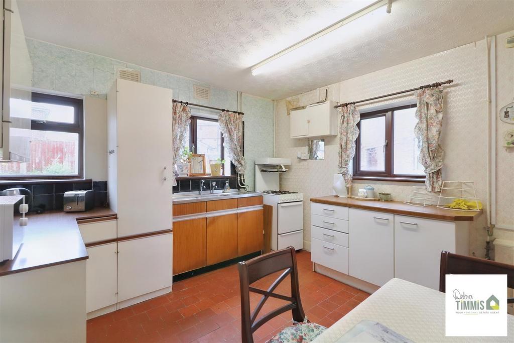 Dividy Road, Bentilee, StokeOnTrent 3 bed semidetached house for