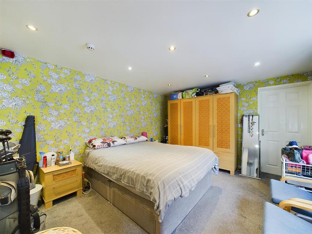 Bedroom: