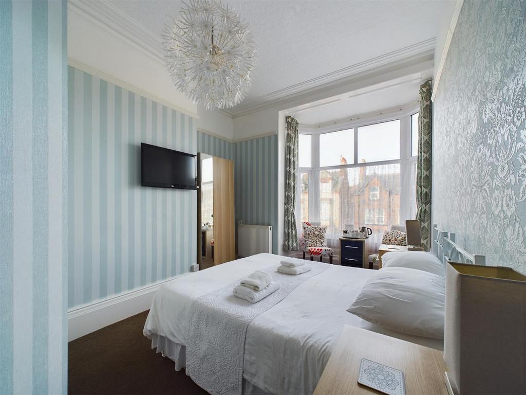 Bedroom: