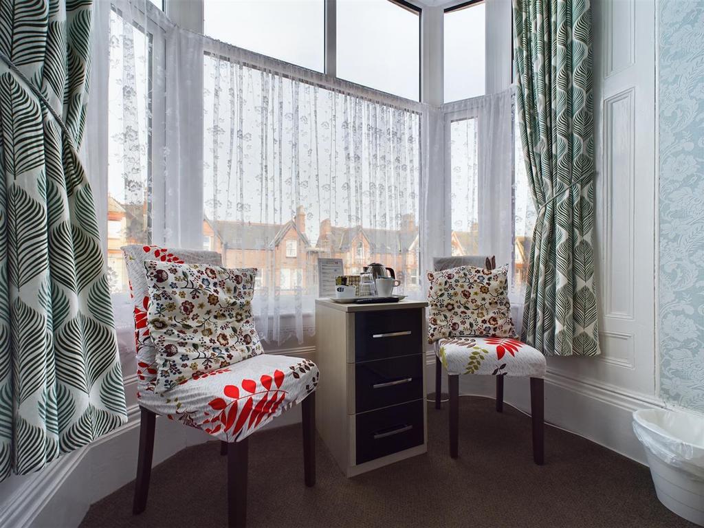 Bedroom: