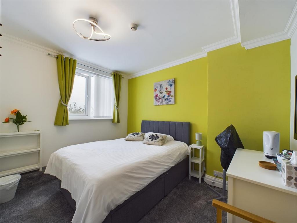 Bedroom:
