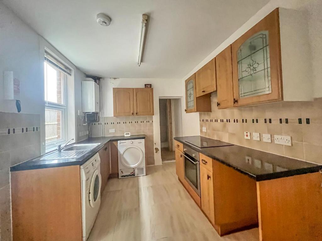 Beaver Road, Ashford TN23 3 bed end of terrace house for sale £220,000