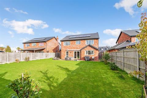 4 bedroom detached house for sale, Ashfurlong Drive, Pinvin, Pershore