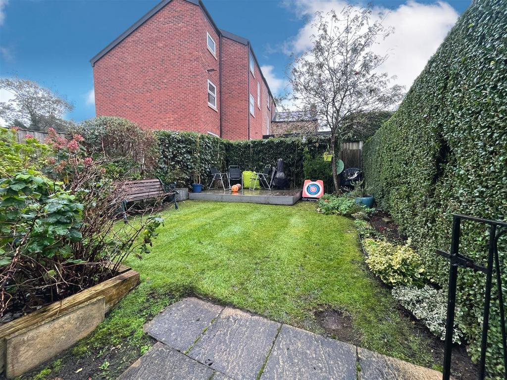 Glebelands Road, Sale 3 bed terraced house for sale £450,000