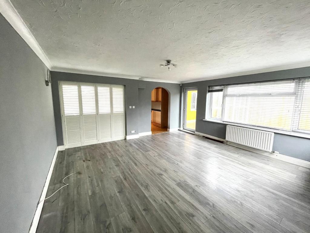 Mount Leven Road, Yarm 4 bed detached bungalow for sale £240,000