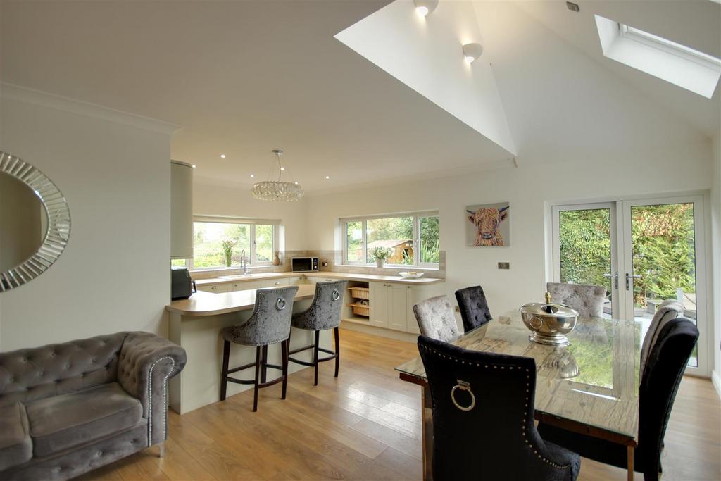 Open Plan Living/Dining/Kitchen