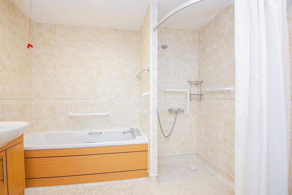 Bathroom.jpg