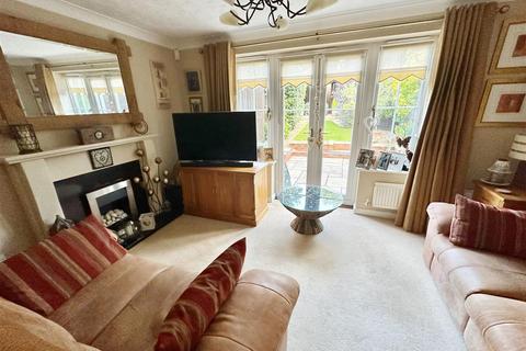 3 bedroom end of terrace house for sale, Chaucer Close, Stratford-upon-Avon