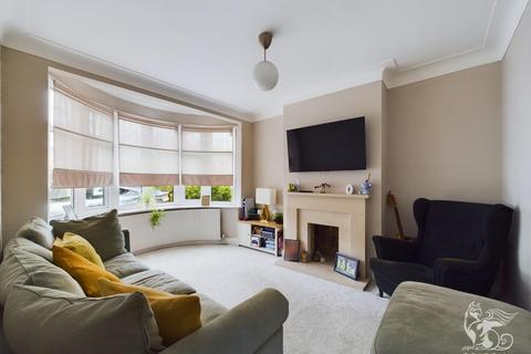 3 bedroom semi-detached house for sale - Toplands Avenue, Aveley