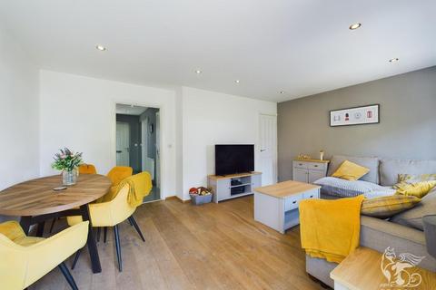 3 bedroom semi-detached house for sale - Anglia Way, South Ockendon