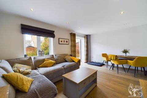 3 bedroom semi-detached house for sale - Anglia Way, South Ockendon