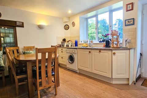3 bedroom end of terrace house for sale, Manor Road, Barnstaple EX32