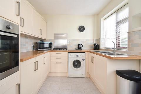 12 Eversley Crescent, St Leonards-on-sea, TN37 6QF