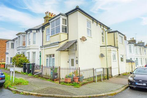 2 bedroom maisonette for sale, West View, Hastings