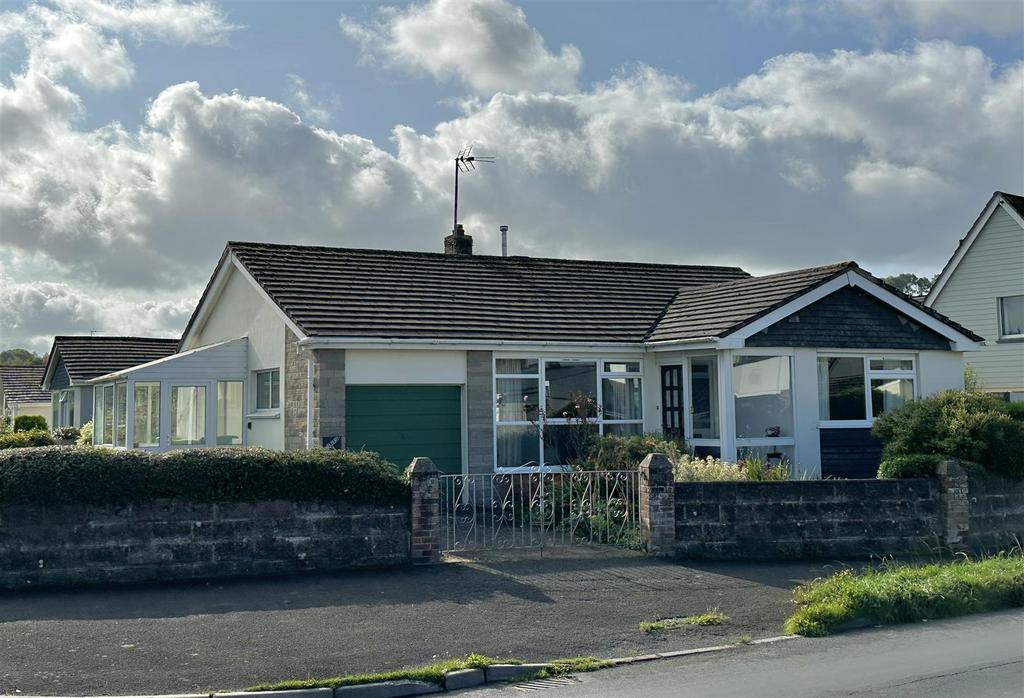 St. Johns Lane, Barnstaple EX32 3 bed detached bungalow £379,500