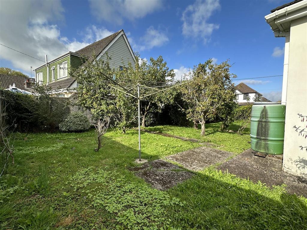 St. Johns Lane, Barnstaple EX32 3 bed detached bungalow £379,500