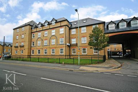 2 bedroom apartment for sale, Bowsher Court, Ware - Two Double Bedrooms / Two Parking Spaces!