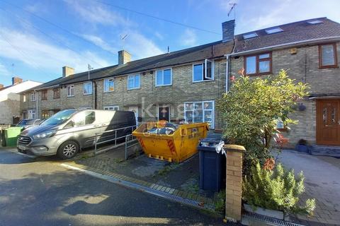 36 Withy Mead, London, E4 6JZ