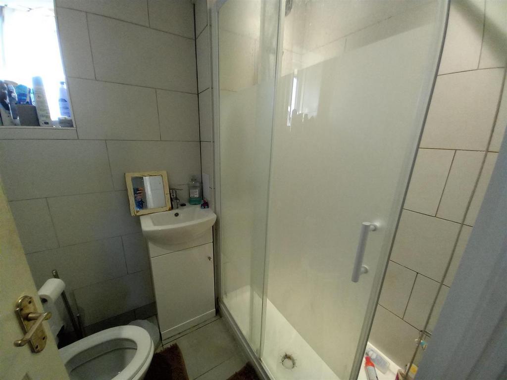Shower Room.jpg